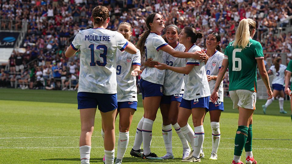 USWNT celebrates