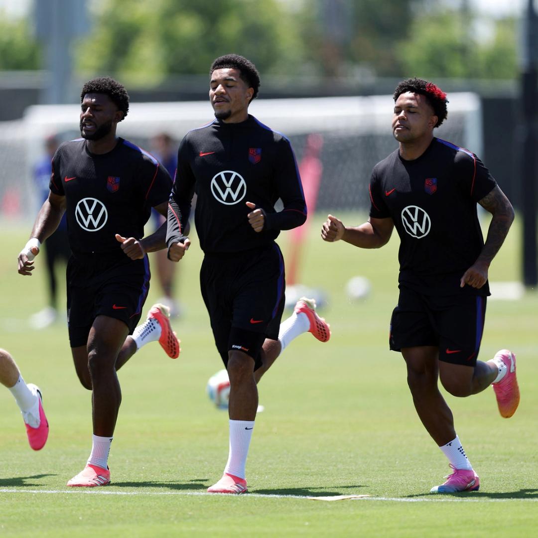 Hosting FIFA World Cup 2026 Fosters Close Family Atmosphere for USMNT