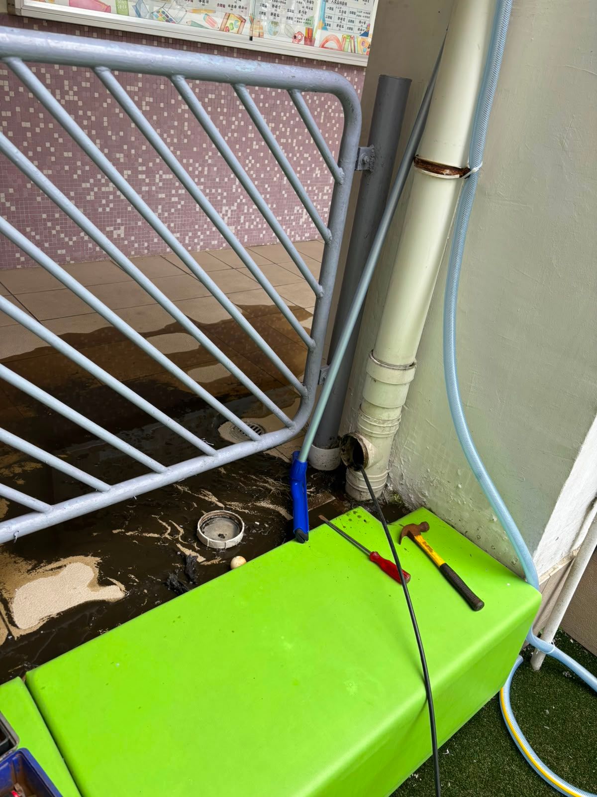 學校雨水渠高壓通渠工程使用的高壓洗渠設備及水喉