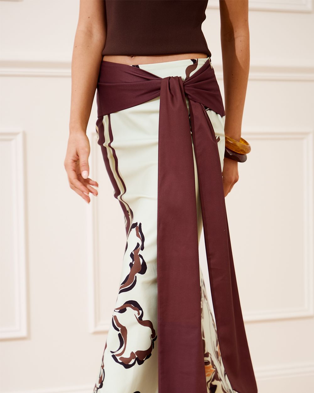 What Color to Wear on Thanksgiving: 2026's Best Shades 