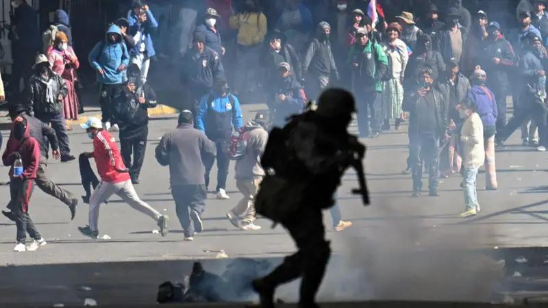 Bolívia no 'Ponto de Ruptura': Protestos Deixam 7 Mortos e País Paralisado
