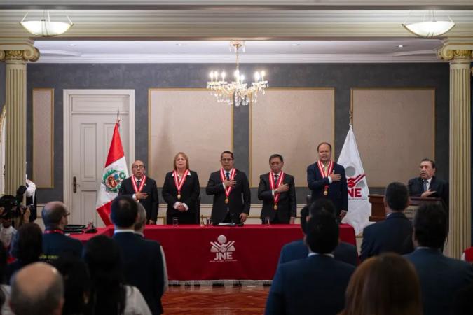 JNE confirma duelo Fujimori x Sánchez: Peru vai ao segundo turno em meio à polarização extrema