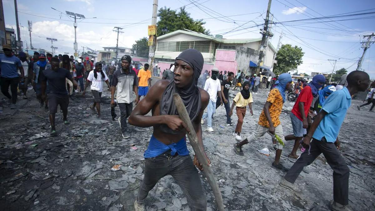 Crise no Haiti: Gangues Armadas Desabrigam Mais de 60 Mil Pessoas em Onda de Violência Sem Precedentes