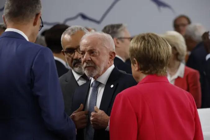 Lula confronta potências no G7 e exige nova ordem econômica em defesa do Sul Global