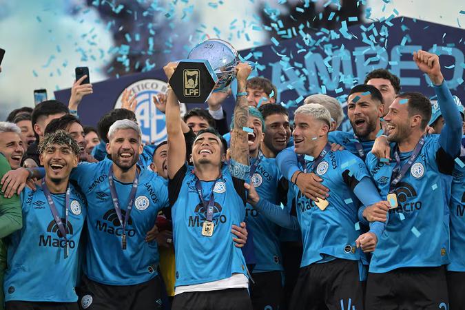 Belgrano supera River Plate e é campeão nacional pela primeira vez na Argentina