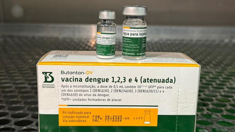 Ministério da Saúde suspende vacina da dengue do Butantan após mortes e reações graves