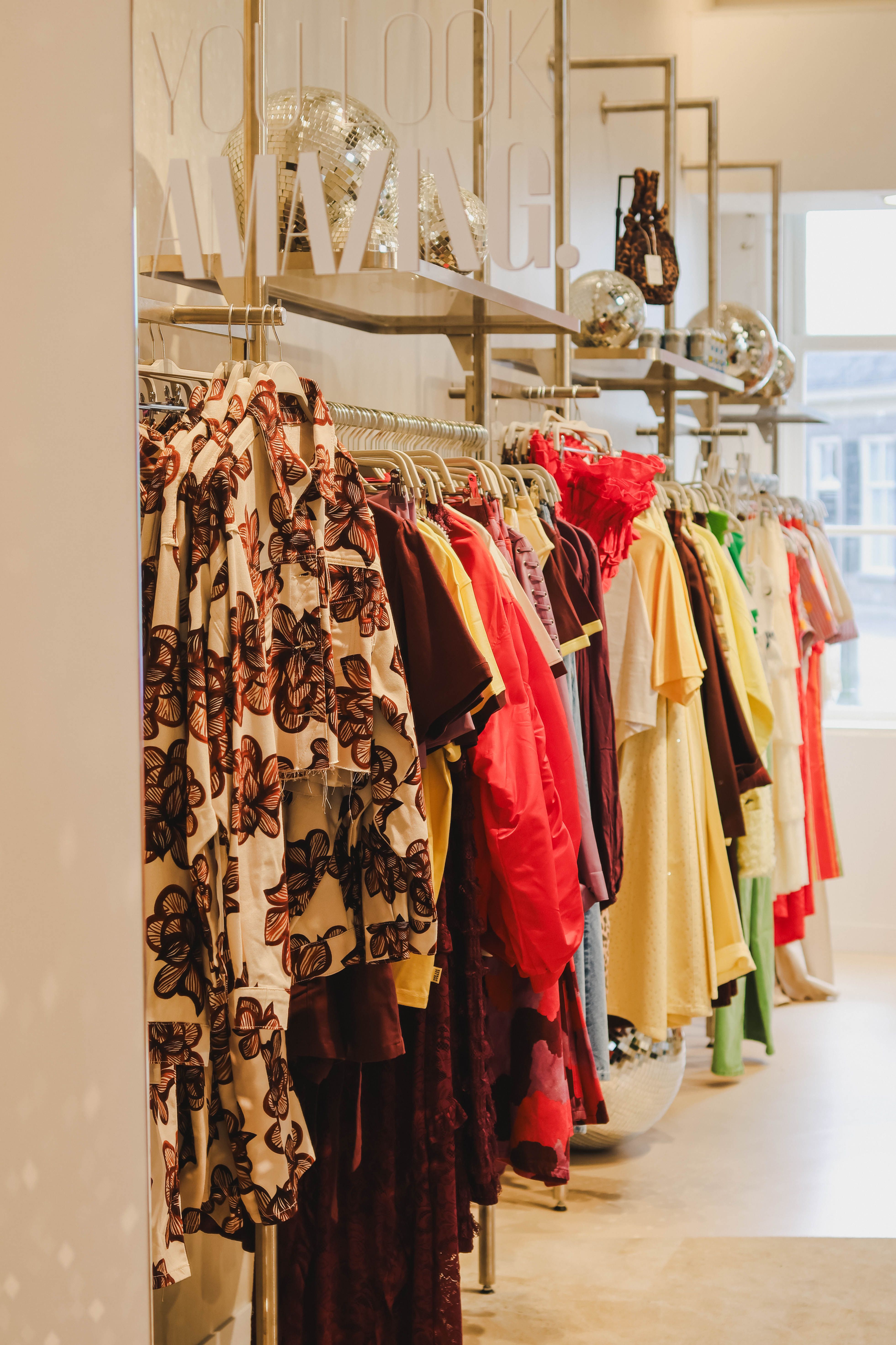 POP-UP: HARPER & YVE