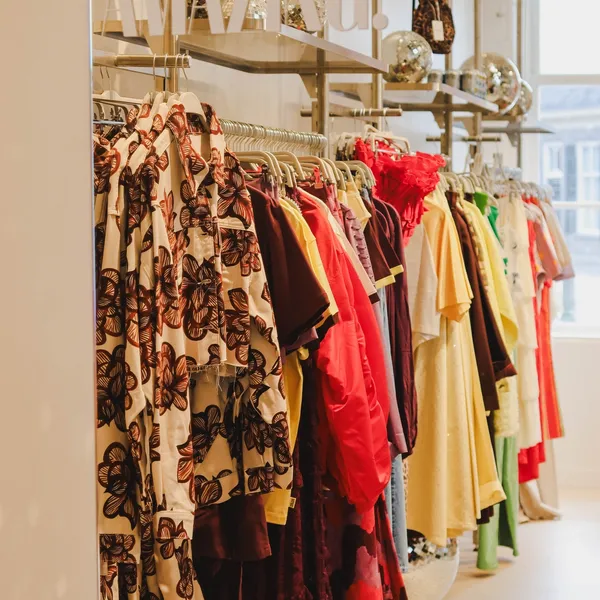 POP-UP: HARPER & YVE