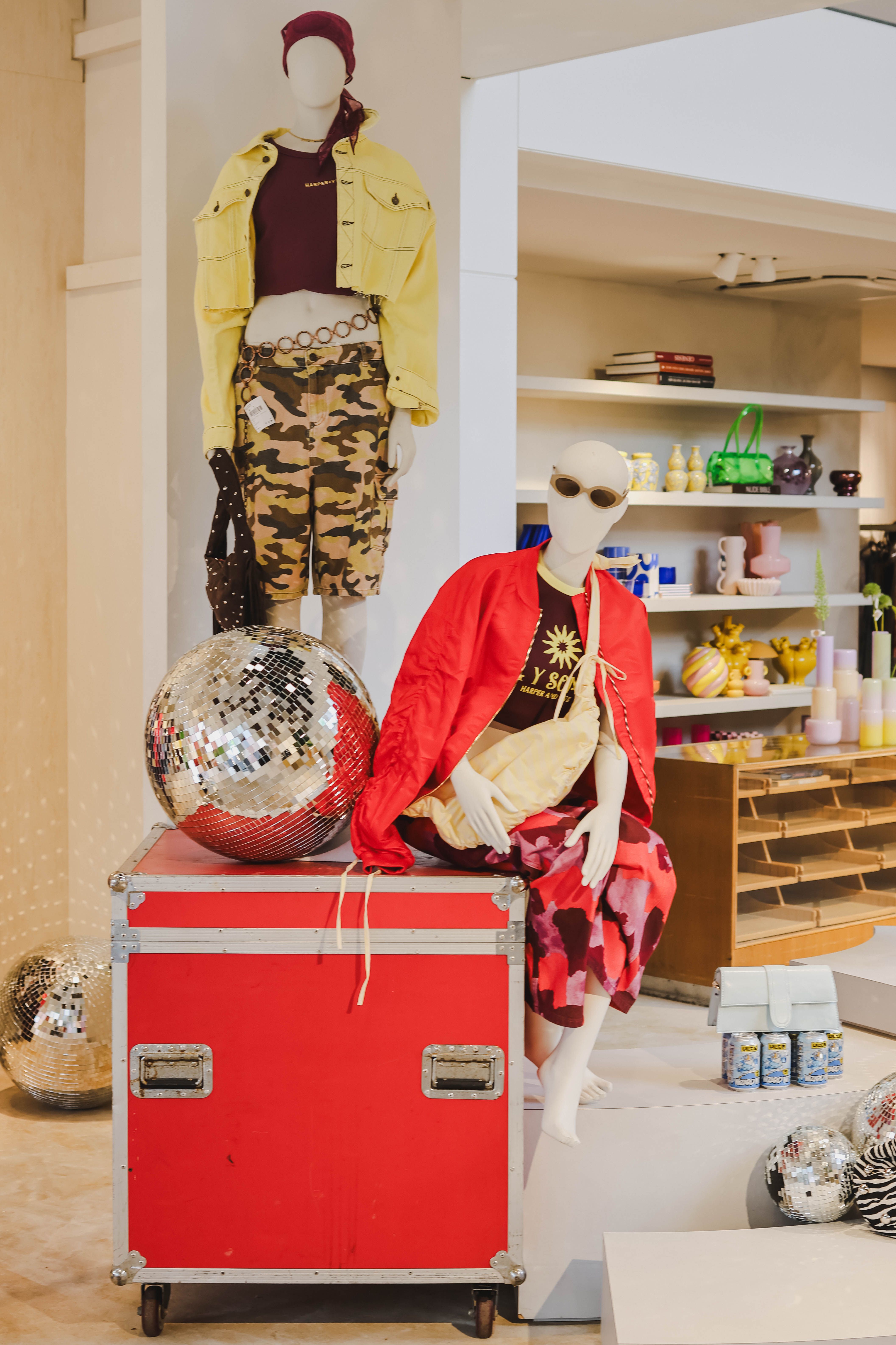POP-UP: HARPER & YVE