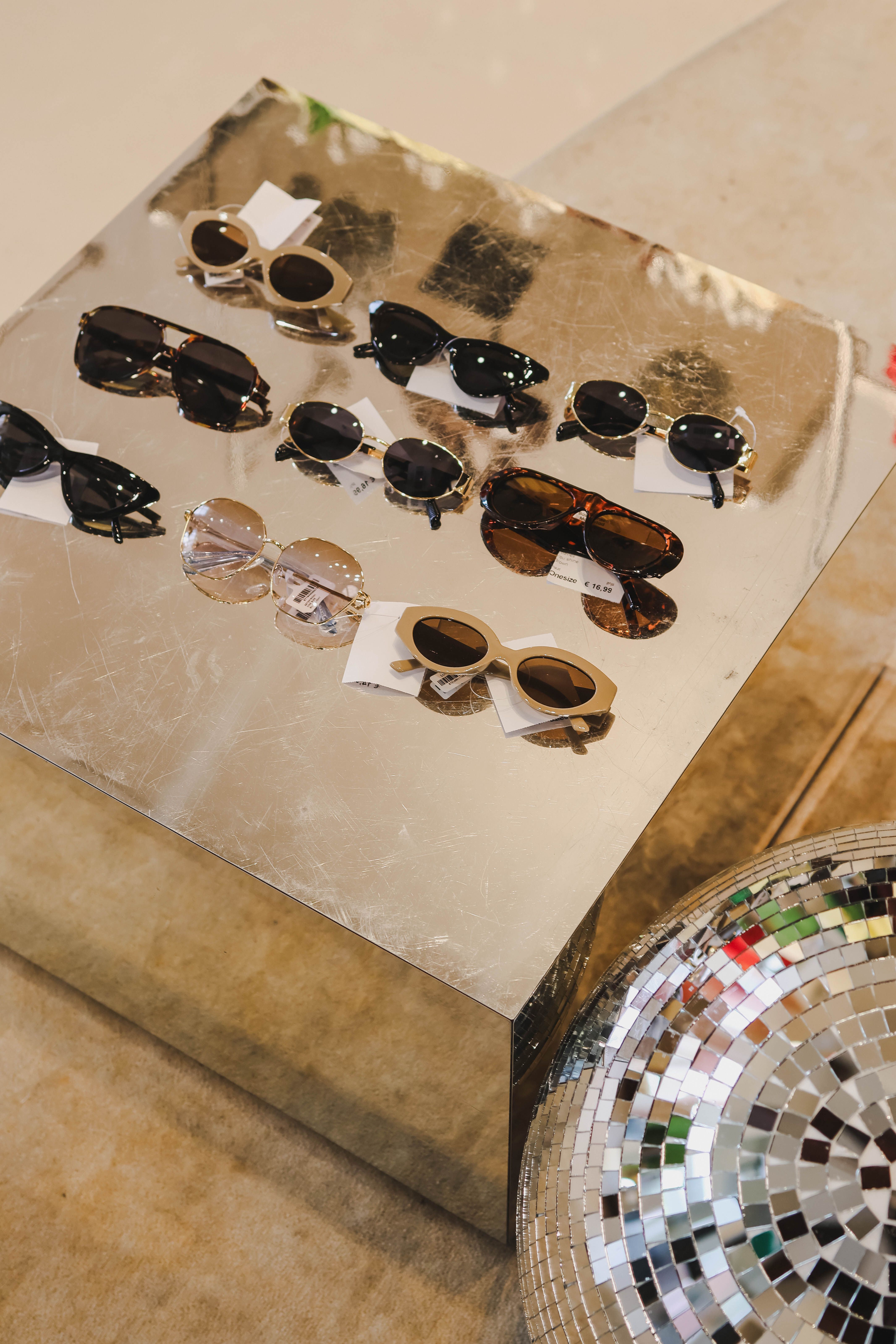 POP-UP: HARPER & YVE