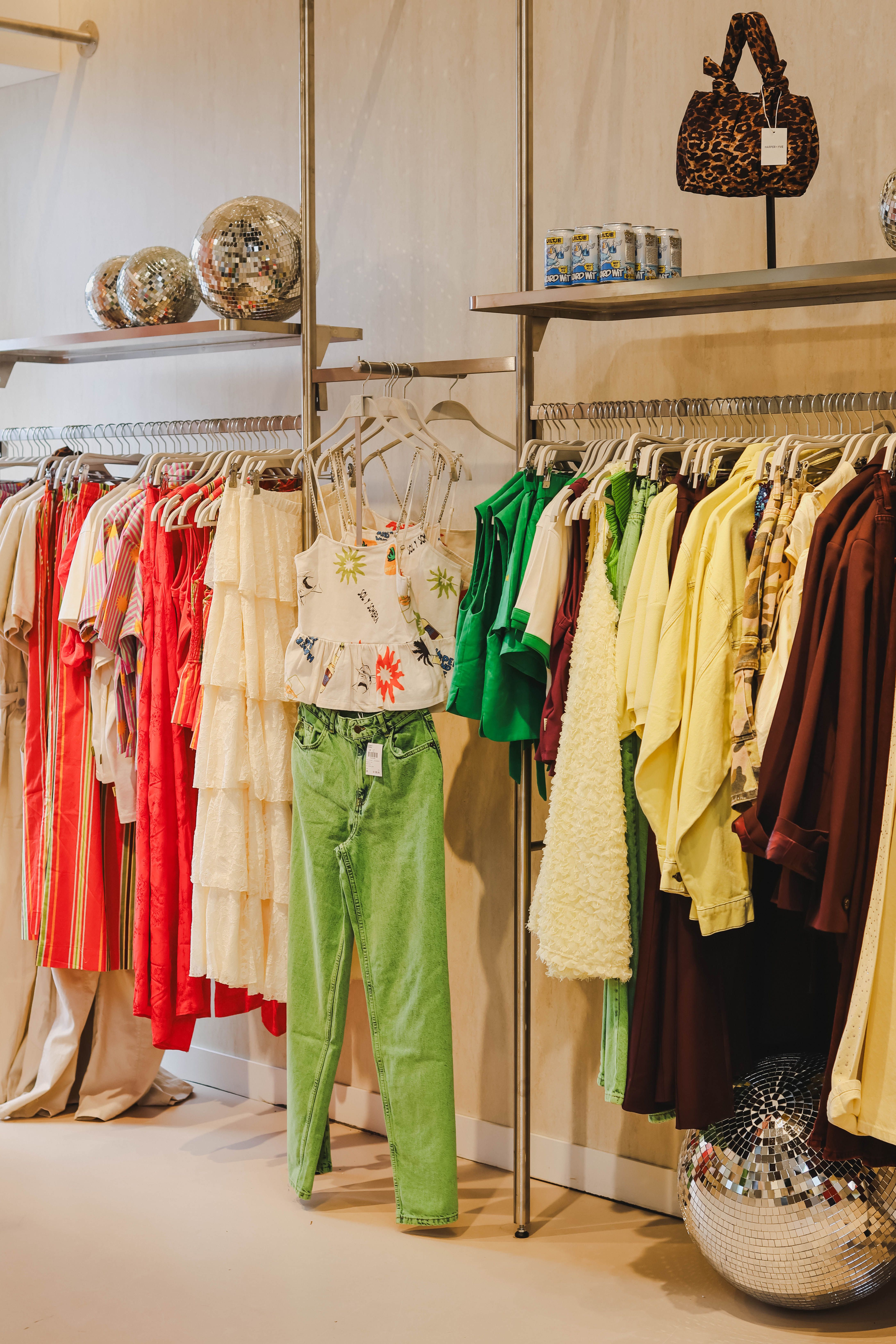 POP-UP: HARPER & YVE