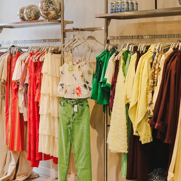 POP-UP: HARPER & YVE