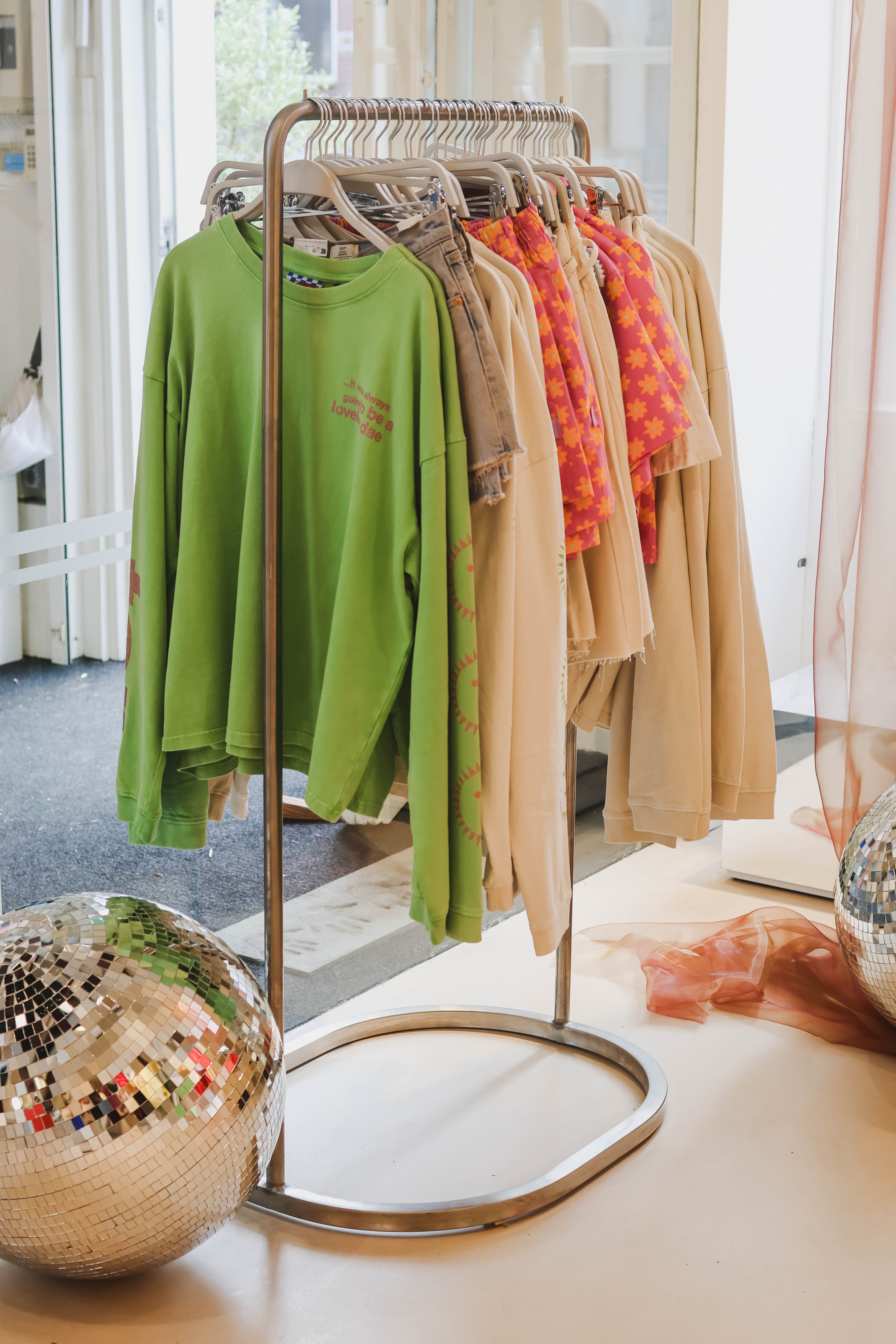 POP-UP: HARPER & YVE