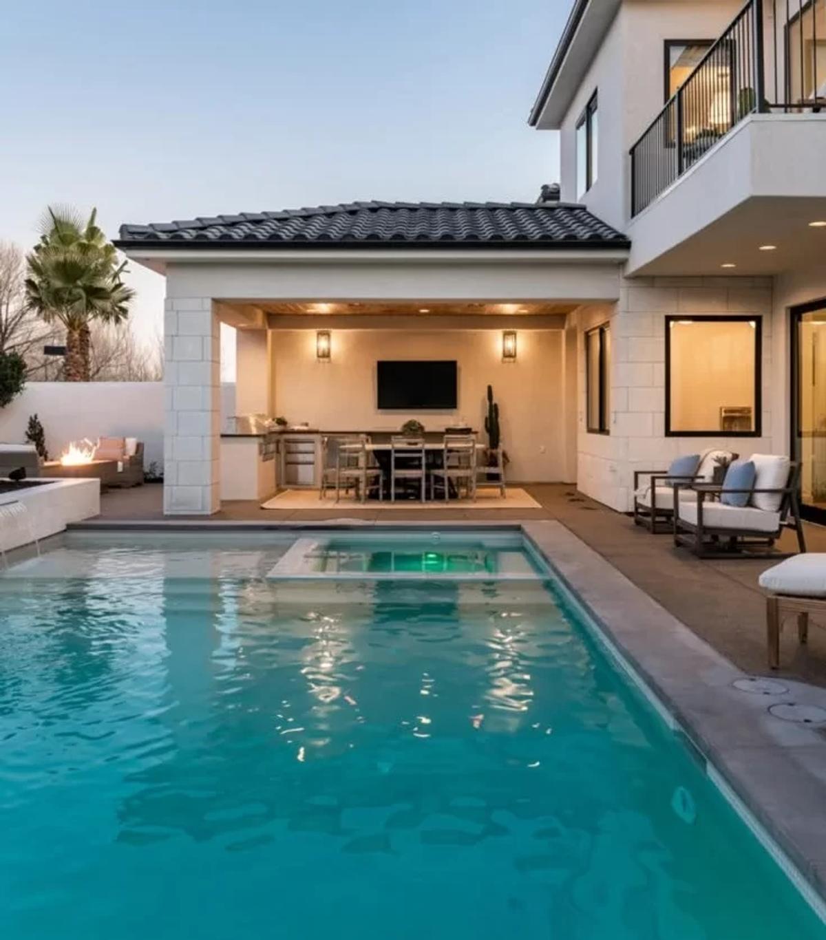 Best Pool Styles for Florida Homes
