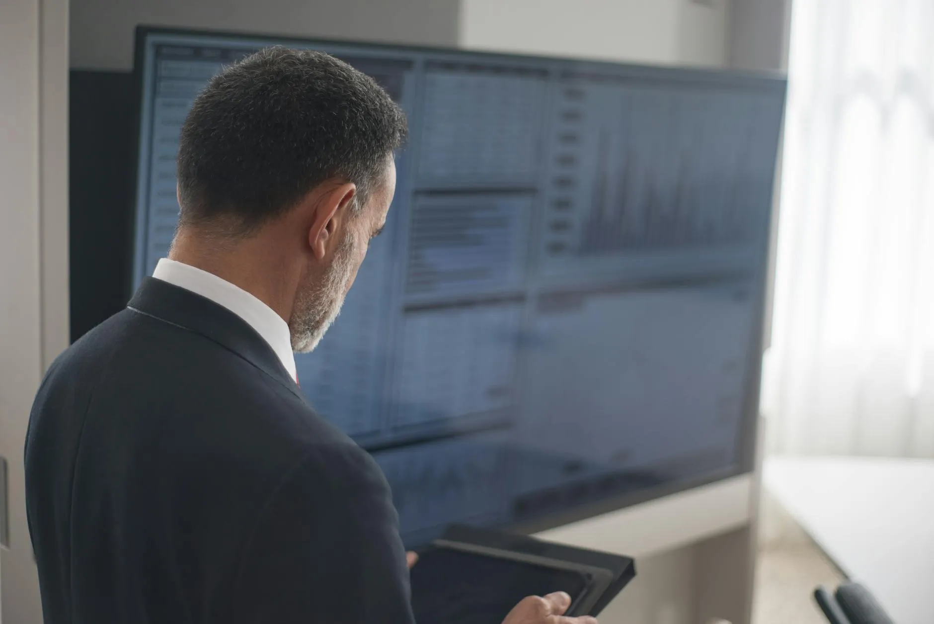 Cover image for Brocent IT blog post: v-CIO for Customers’ Value: A Strategic Weapon in IT Managed Services