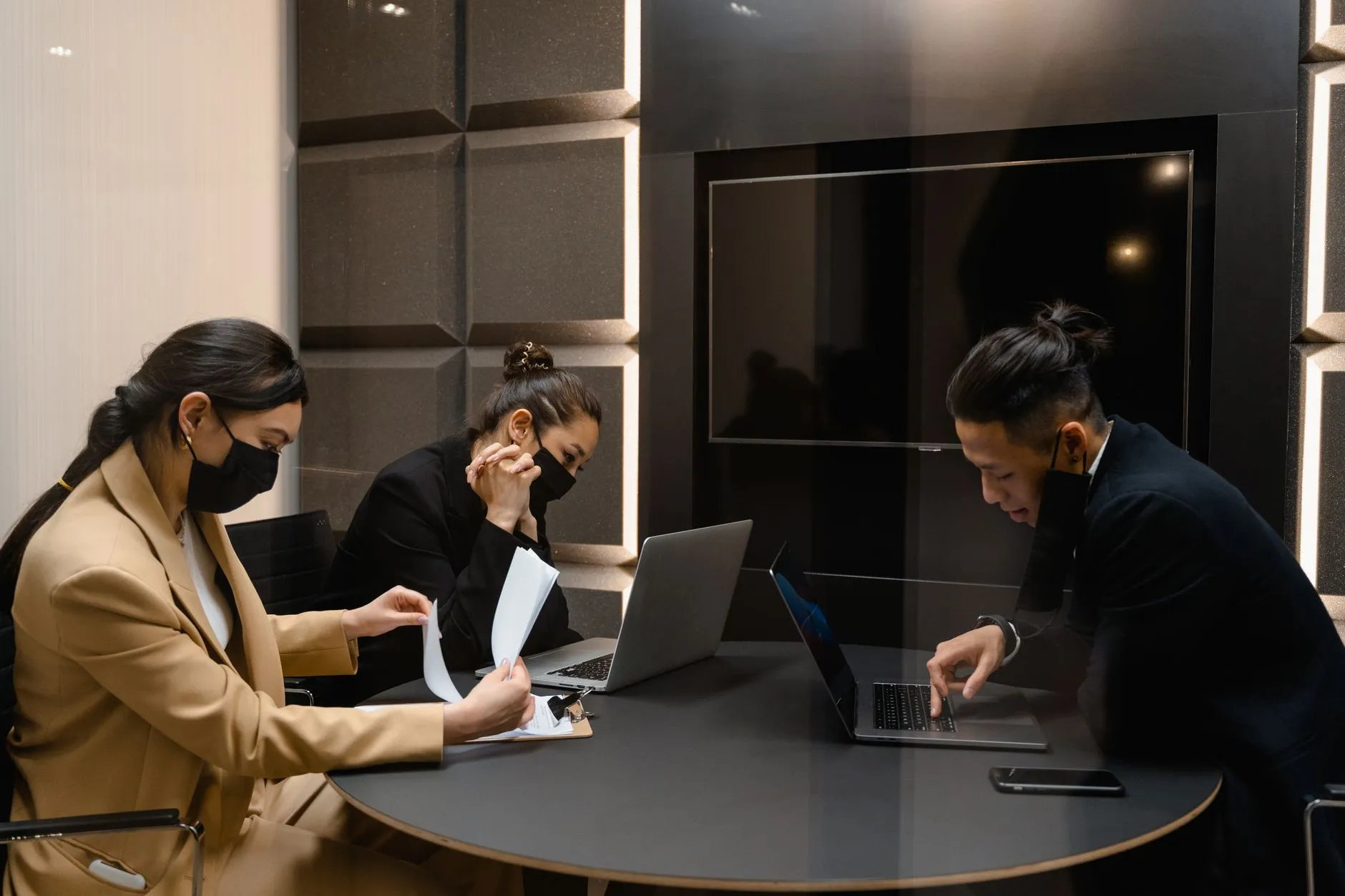 Cover image for Brocent IT blog post: How to Choose a Managed IT Services Provider in Hong Kong