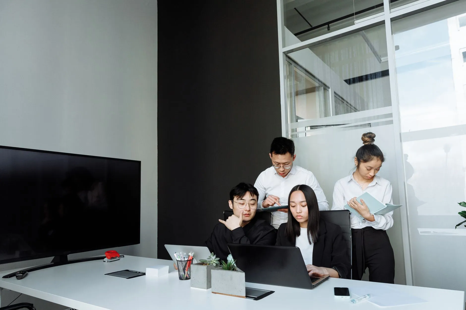 Cover image for Brocent IT blog post: Microsoft 365 Migration Checklist for Hong Kong Businesses