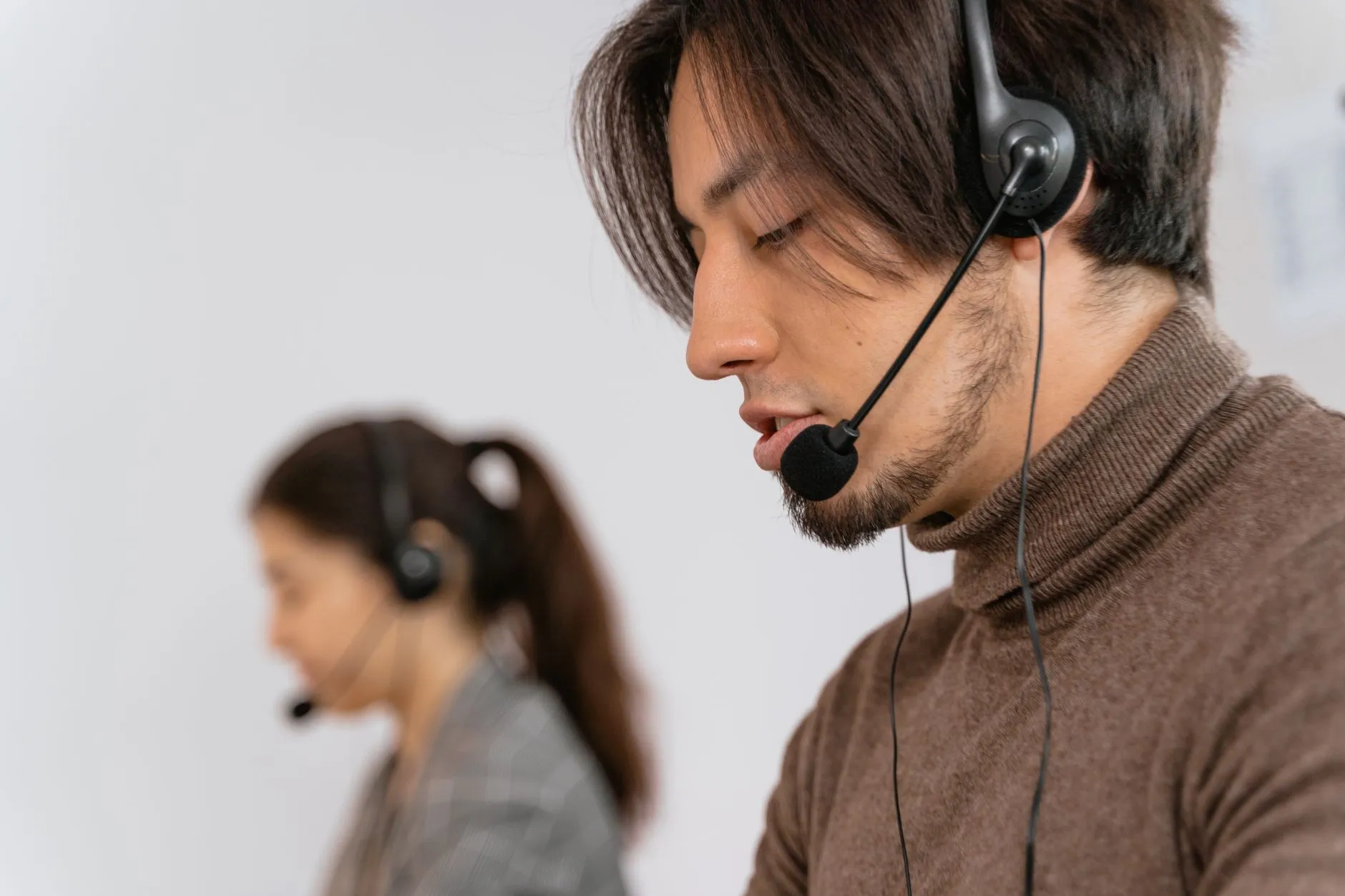 Cover image for Brocent IT blog post: First Call Resolution (FCR): Definition, Formula and How to Improve Your FCR Rate