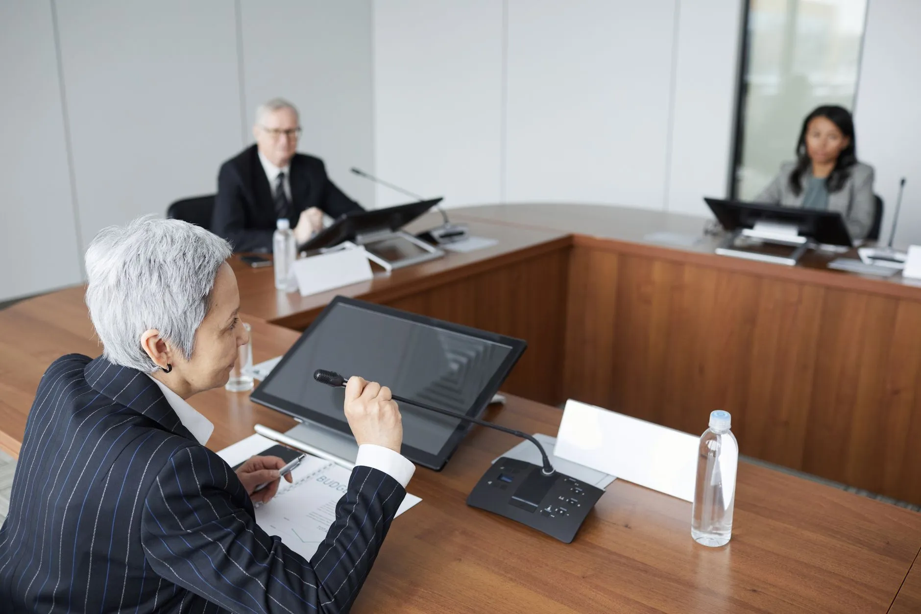 Cover image for Brocent IT blog post: 取締役会が問うたサイバーセキュリティの責任者：香港企業のvCISOという答え
