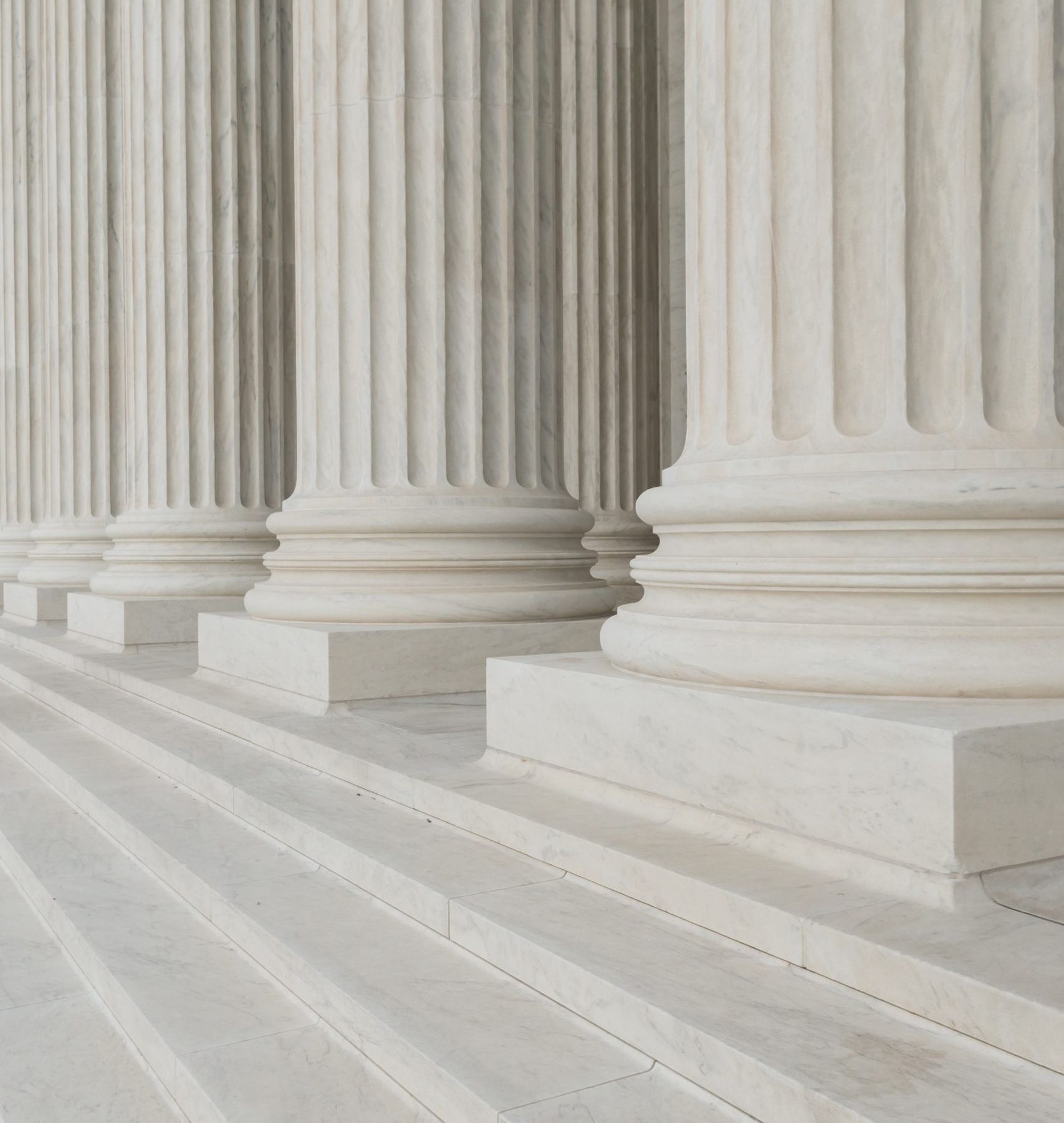 The Constitutional Court of Montenegro intervenes in a dispute over arbitrability of a claim under an agreement for lease of immovable located in Montenegro