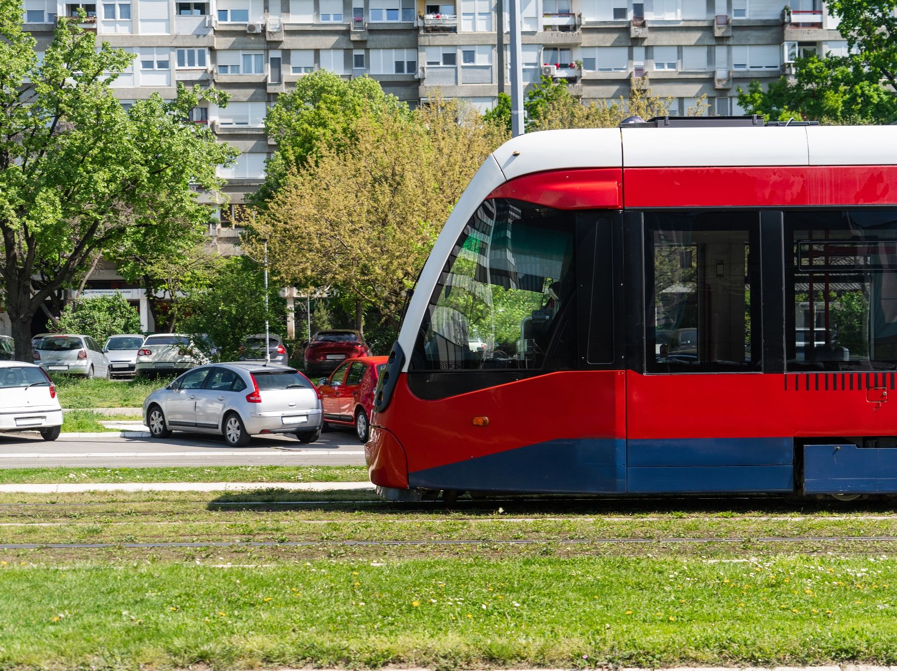 Are employees in Belgrade still entitled to the cost of commute?