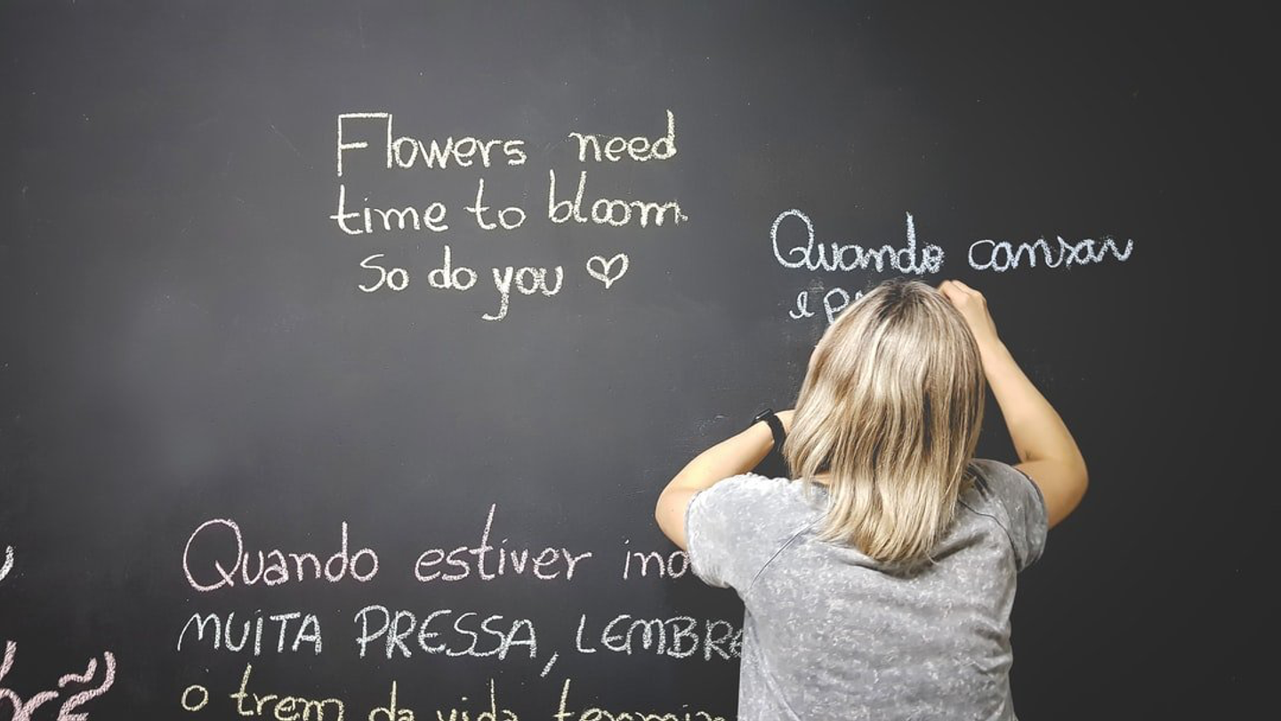 WHY ENGLISH IS A CRITICAL DIMENSION FOR AN INDIVIDUAL TO SUCCEED IN THE MODERN WORLD?