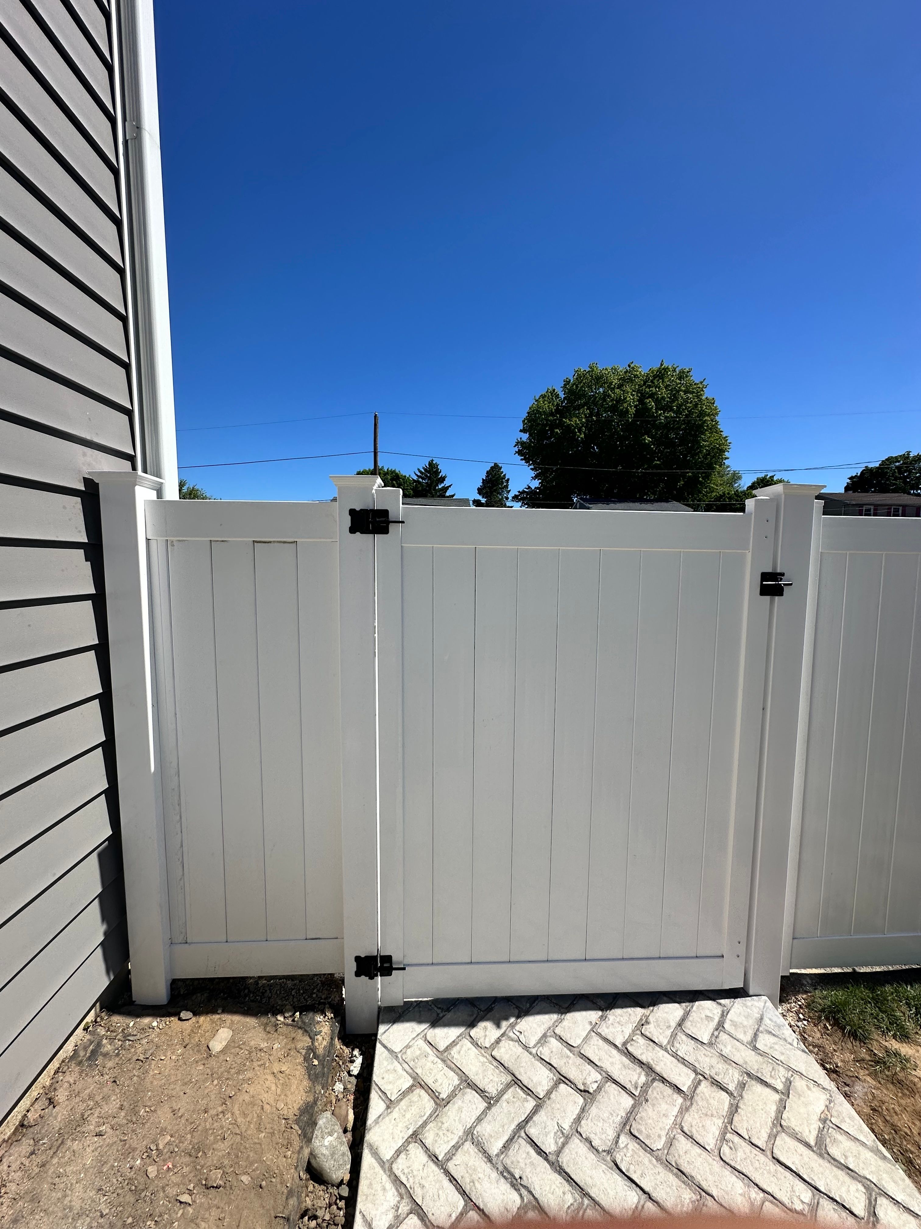 5' wide 6' tall vinyl privacy gate