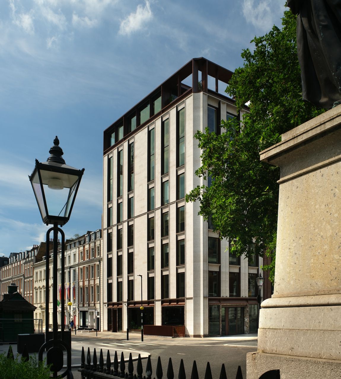 25 Hanover Square 