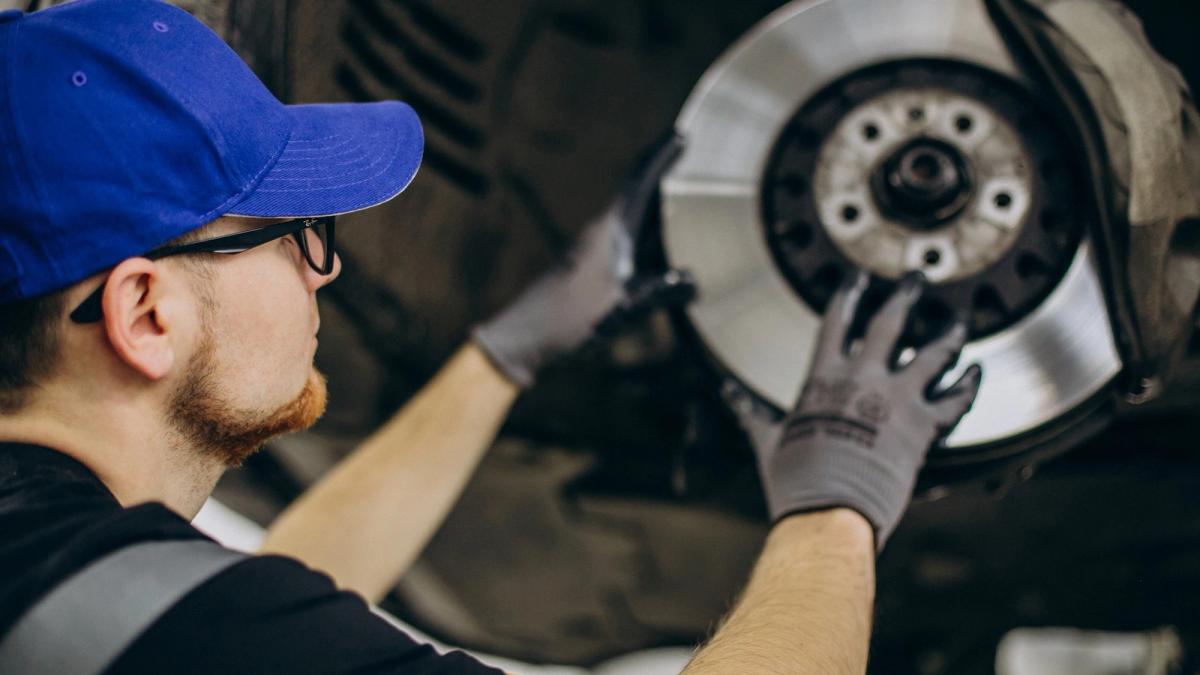 How modern brake assist systems increase safety | Brake assistance ...