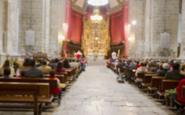 Messa in memoria dei defunti: origini, tempistiche ed informazioni