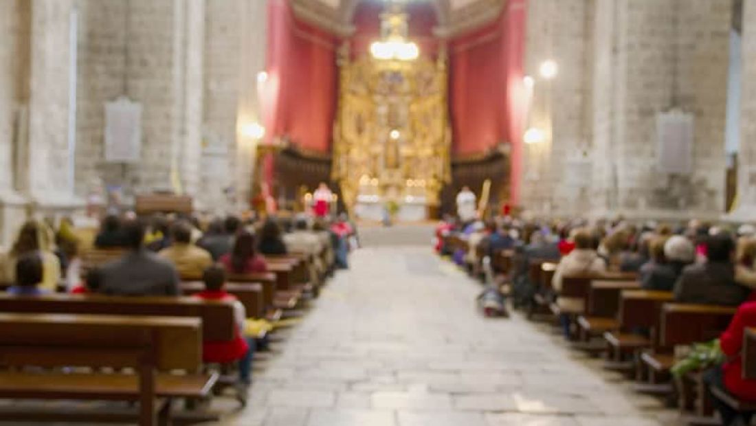 Messa in memoria dei defunti: origini, tempistiche ed informazioni