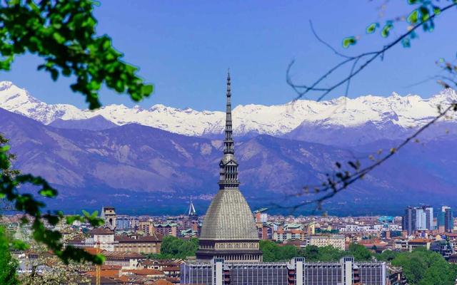 Funerale comunale a Torino: requisiti e alternative