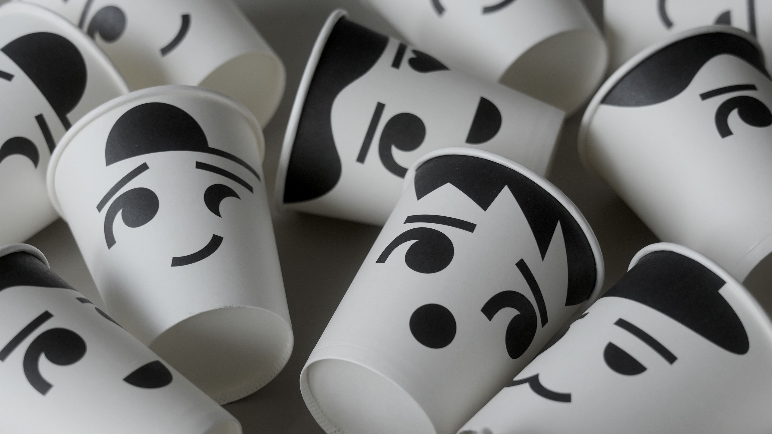 Alikof coffee cups