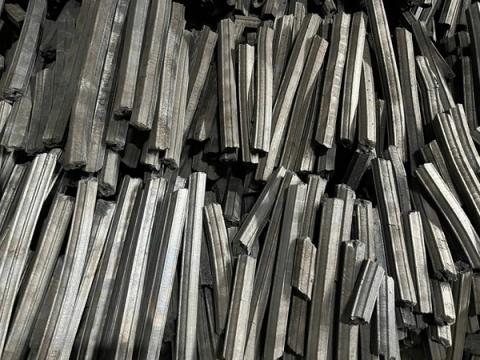 Sawdust Charcoal Hexagonal Type AAA