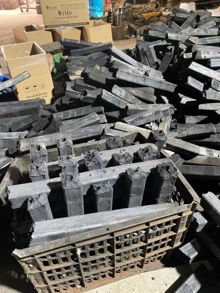 Sawdust Charcoal Hexagonal Type AAA (New Batch)