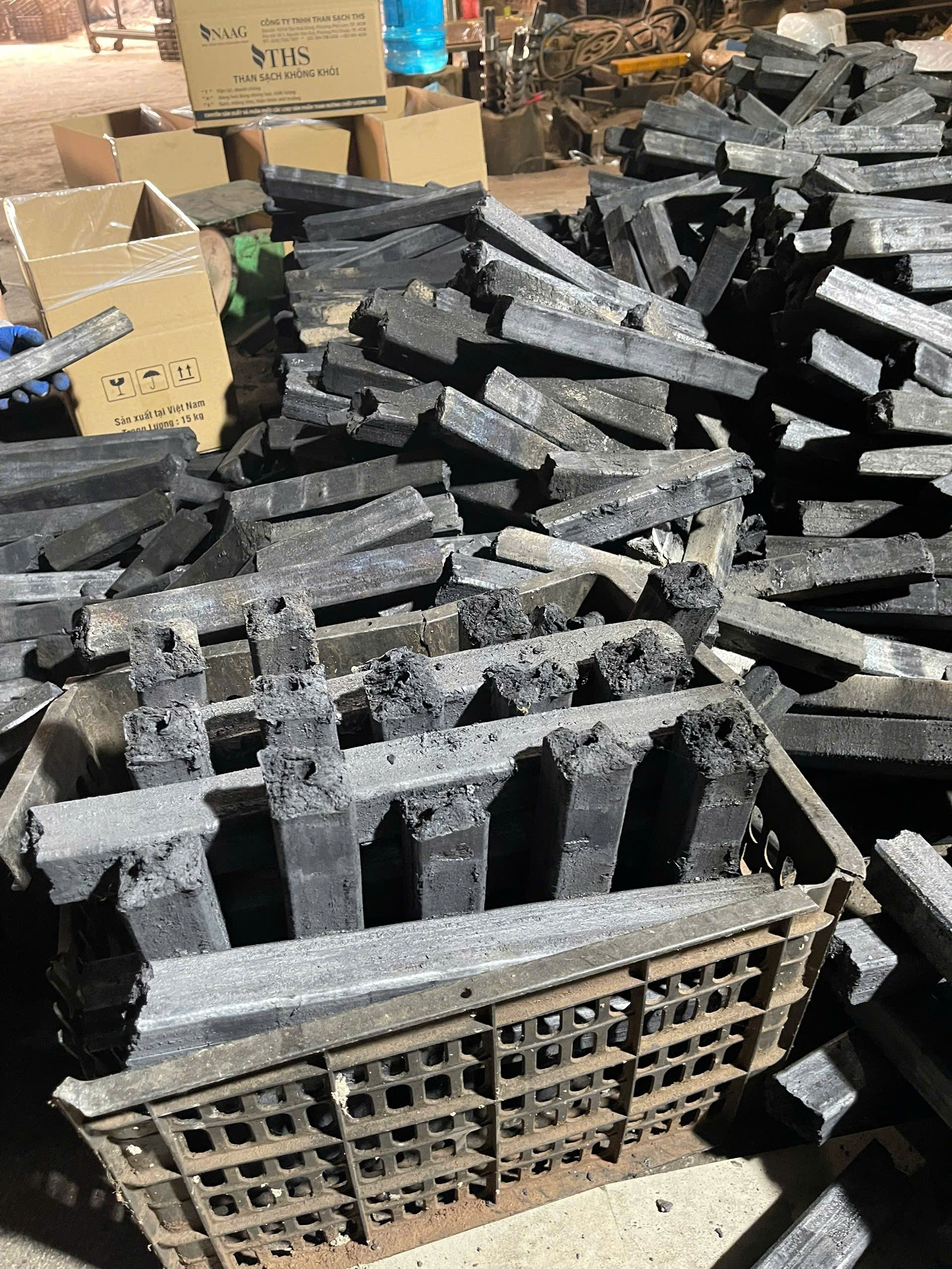 Sawdust Charcoal Hexagonal Type AAA (New Batch)