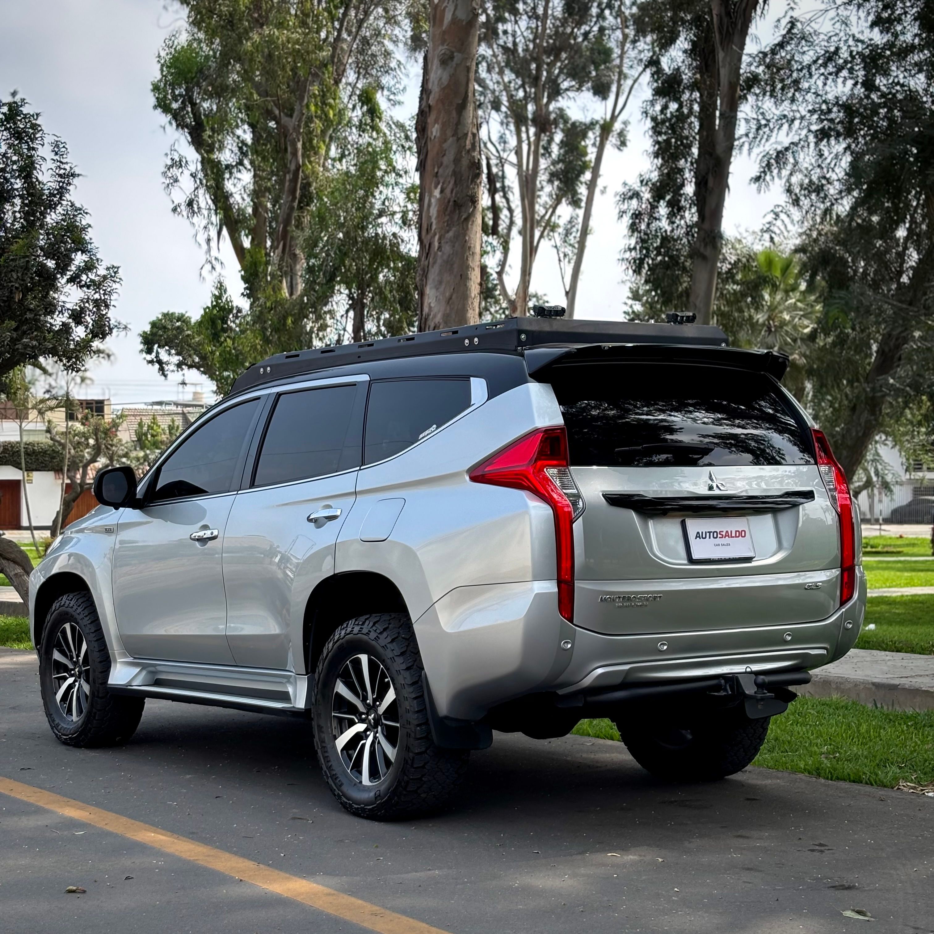 Mitsubishi Montero Sport - Miniatura 5