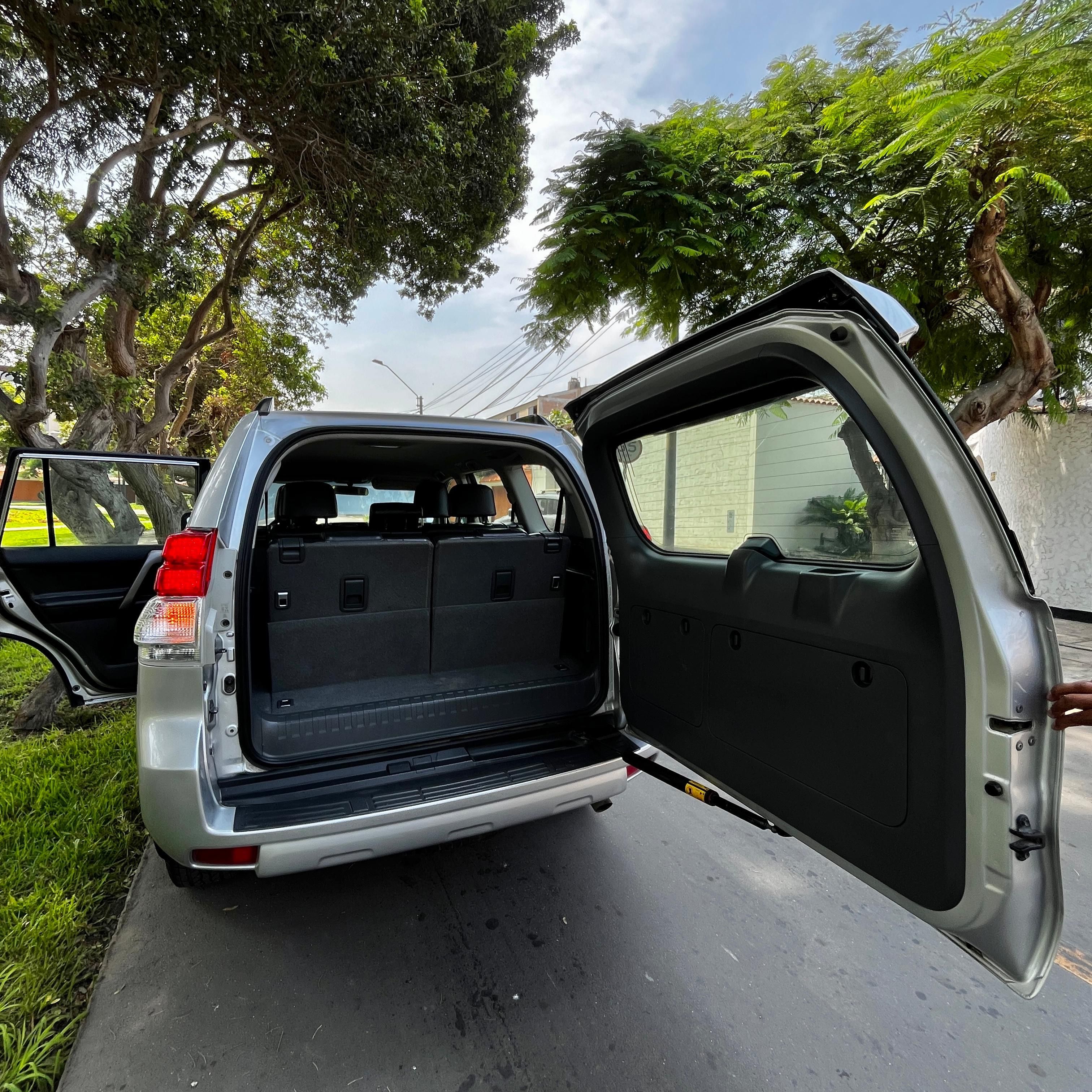 Toyota  Land Cruiser Prado - Miniatura 6