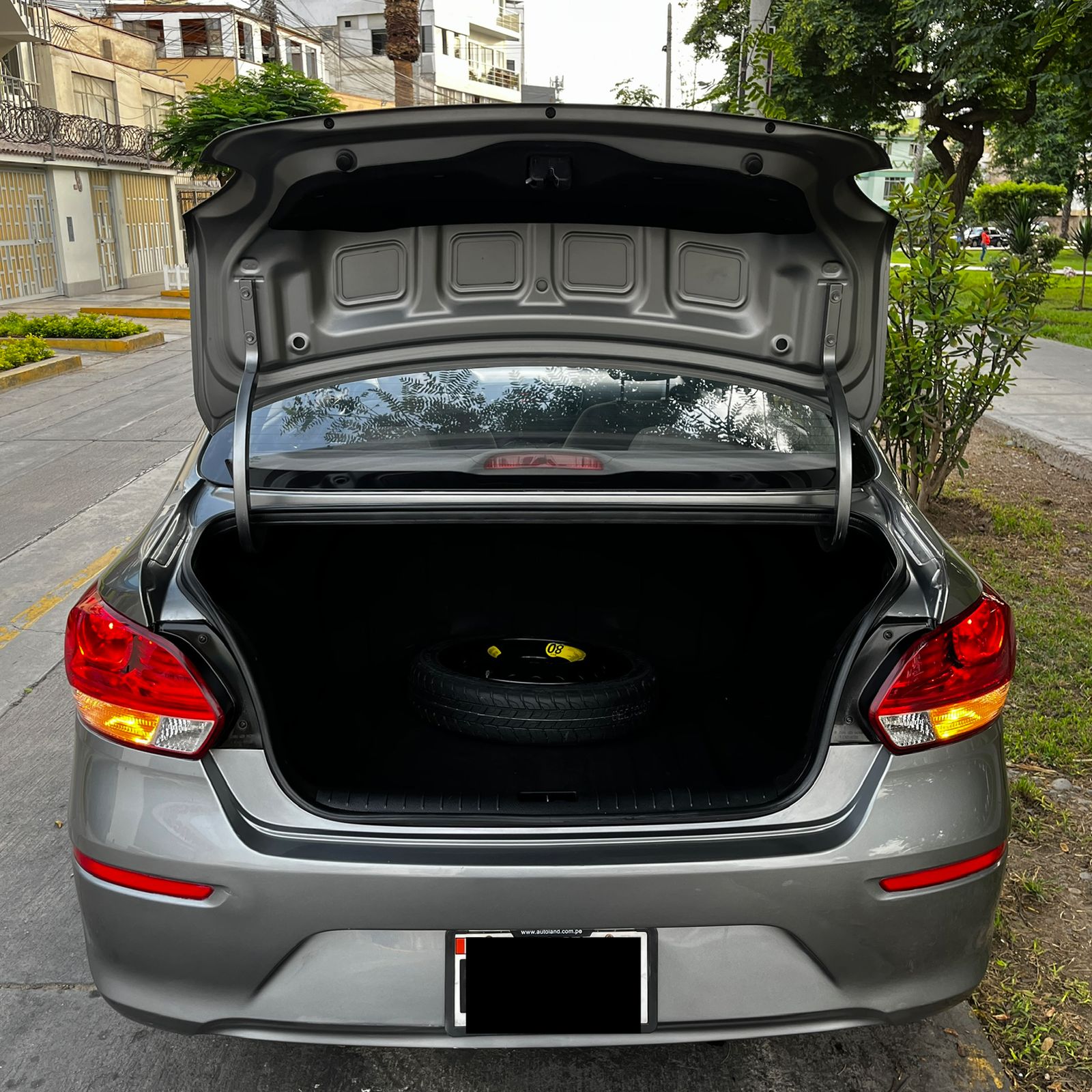 Kia Soluto - Miniatura 6