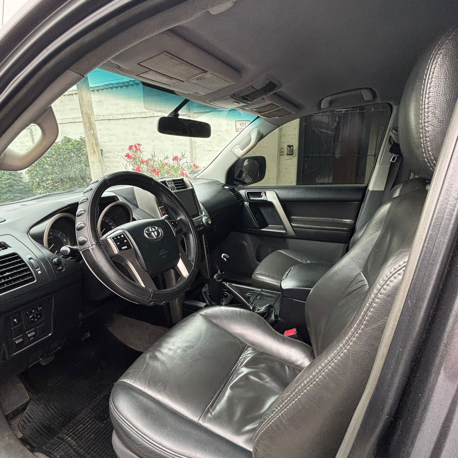 Toyota  Land Cruiser Prado - Miniatura 3