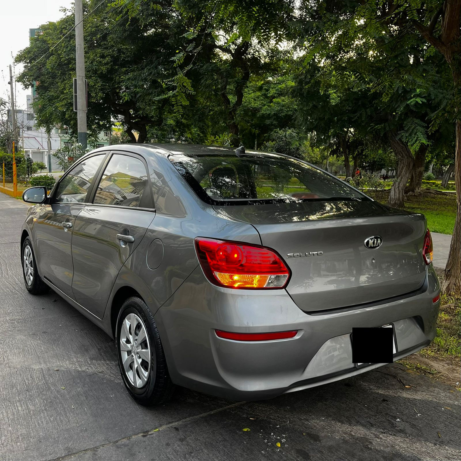 Kia Soluto - Miniatura 4