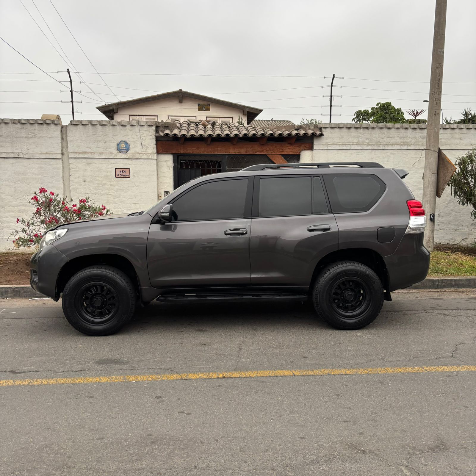 Toyota  Land Cruiser Prado - Miniatura 4