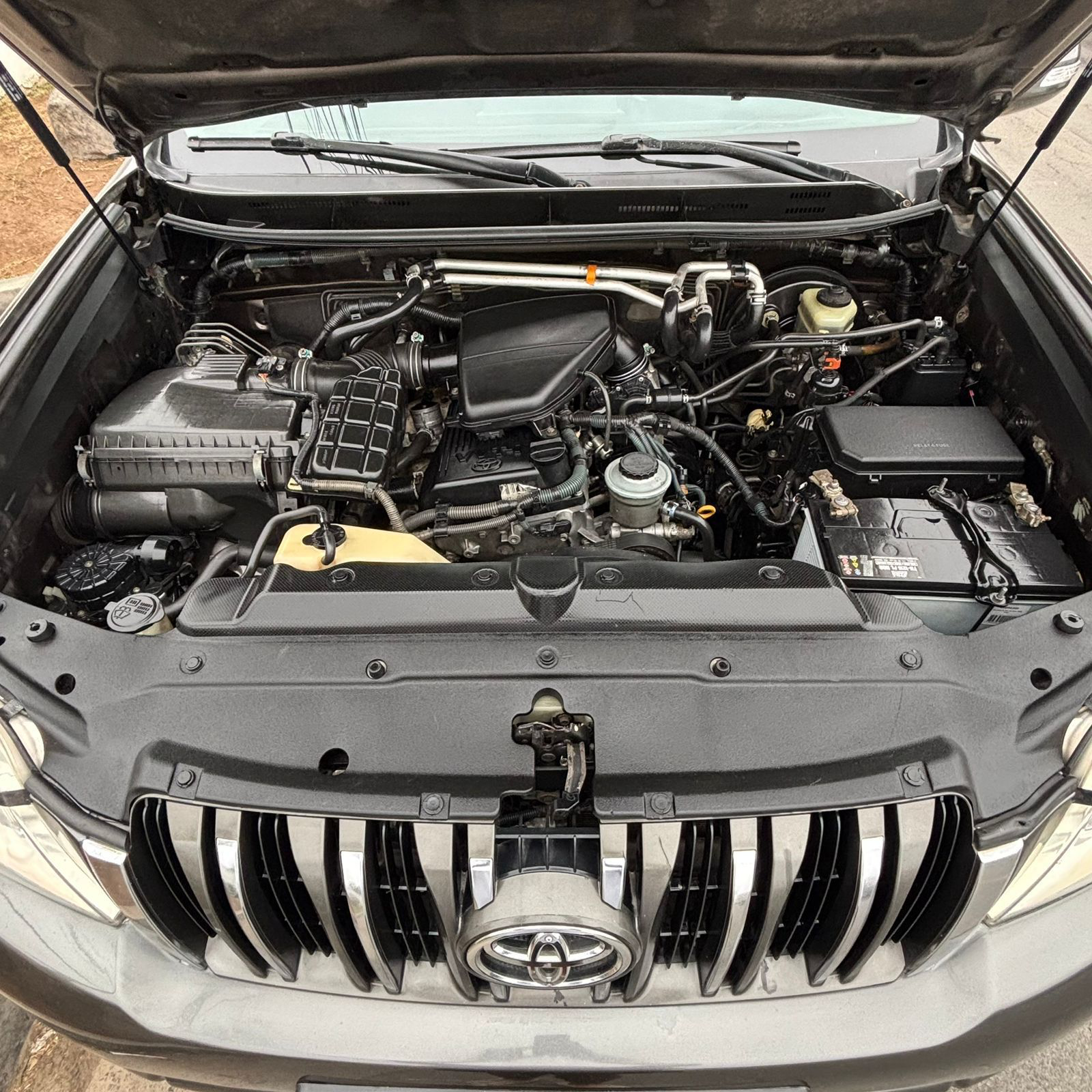 Toyota  Land Cruiser Prado - Miniatura 6