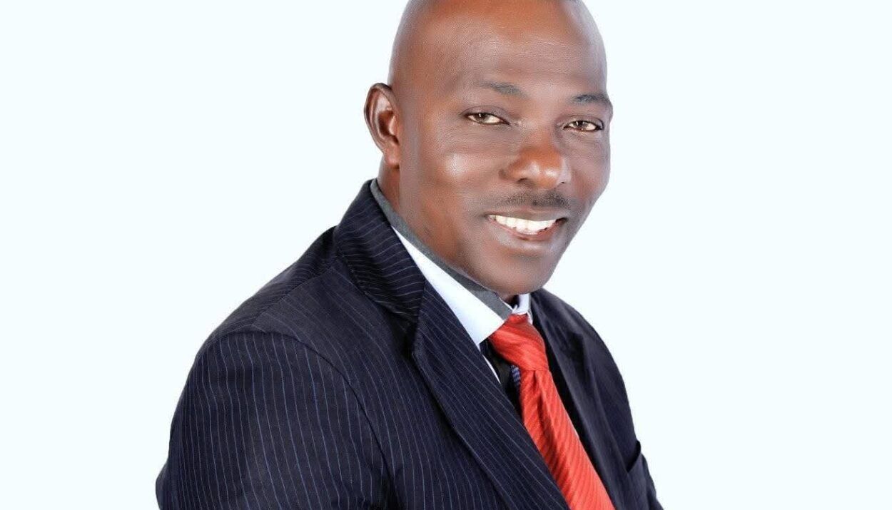 Breaking News: Politics- Hon. Aaron Uzodike Defects From PDP To APC In Abia