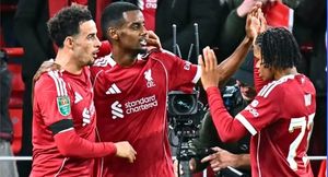 Isak Scores First Liverpool Goal In League Cup Win, Chelsea Survive Scare
