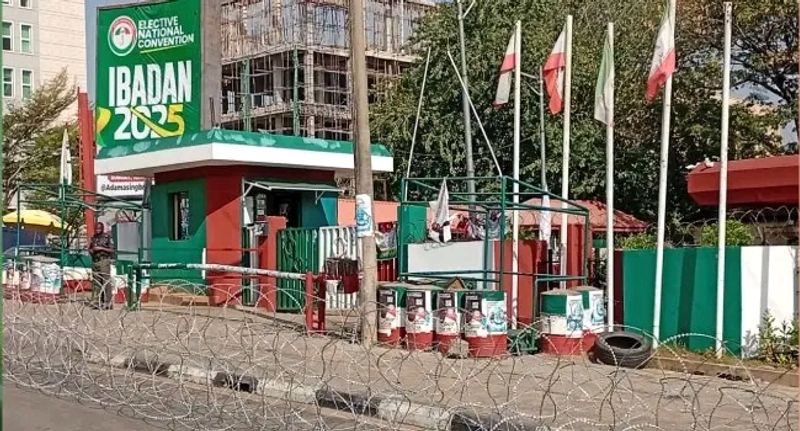 Police Cordon Off PDP National Secretariat Amid Leadership Crisis