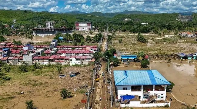 Typhoon Kalmaegi Hits Vietnam After Killing 140 In Philippines