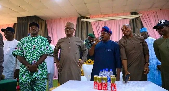 Politics: FCT Polls: Bwari PDP Chairmanship Candidate Steps Down, Supports APC Rival