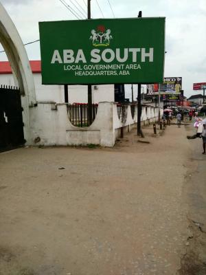 Abia Traders allege unequal treatment in demolition of shops in Front of New Mall at Aba South.