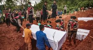 Indonesia Flood Death Toll Passes 1,000 As Authorities Increase Aid